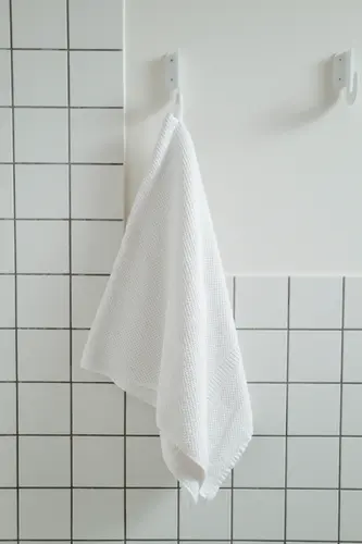 37013
